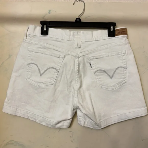 Levi Strauss denim shorts white size 10 - preowned condition - Picture 2 of 5